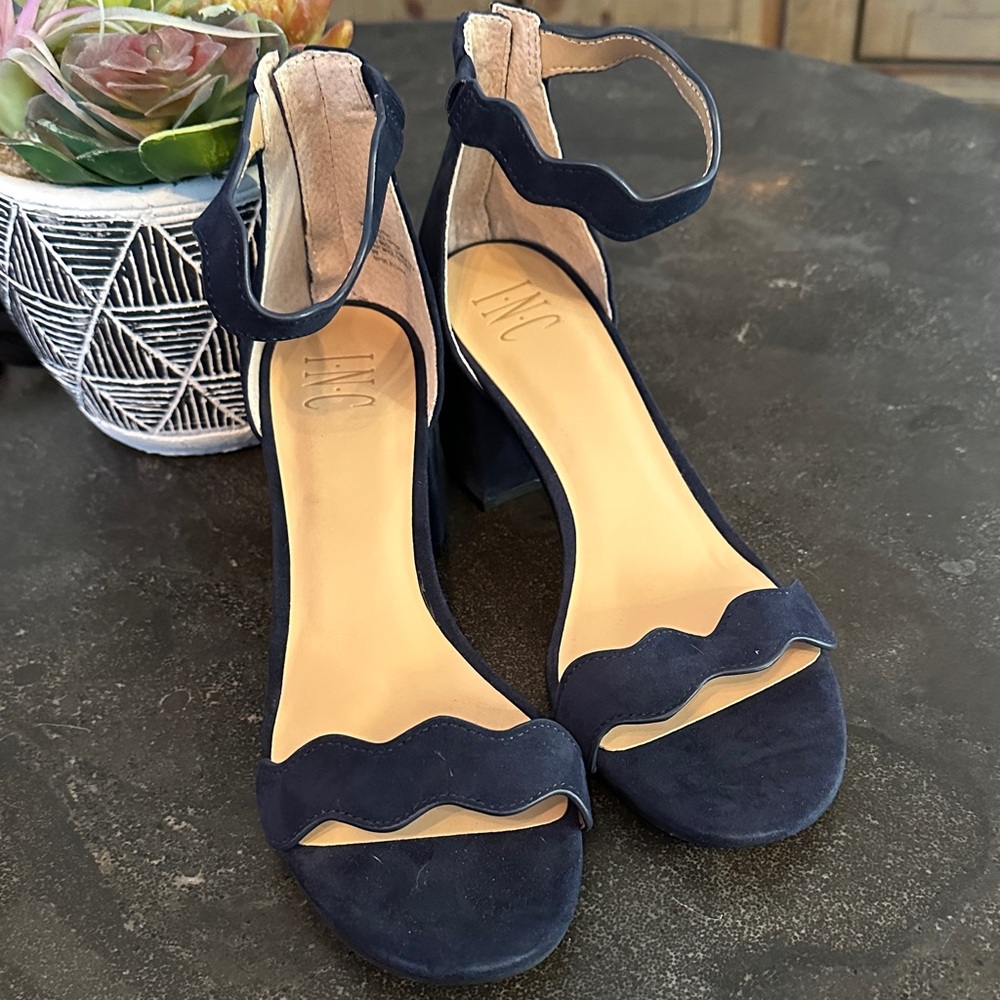 INC International Concepts Navy Leather Scalloped Heels- New! Sz 9 - Picture 5 of 5